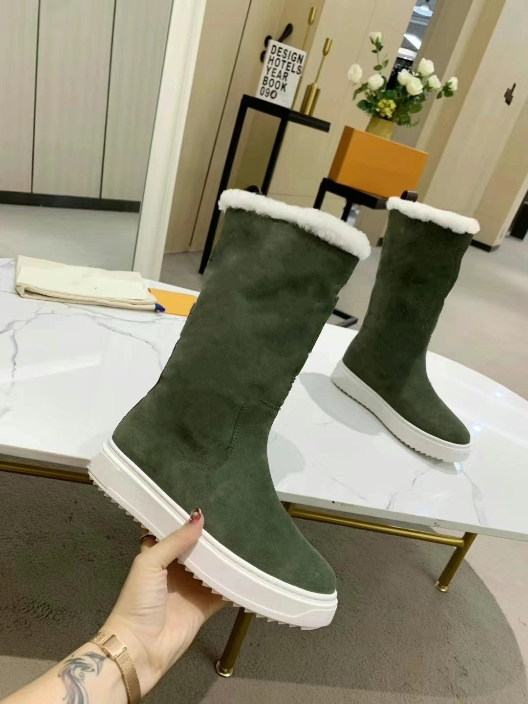 3435# Real sheep Fur leather boots
