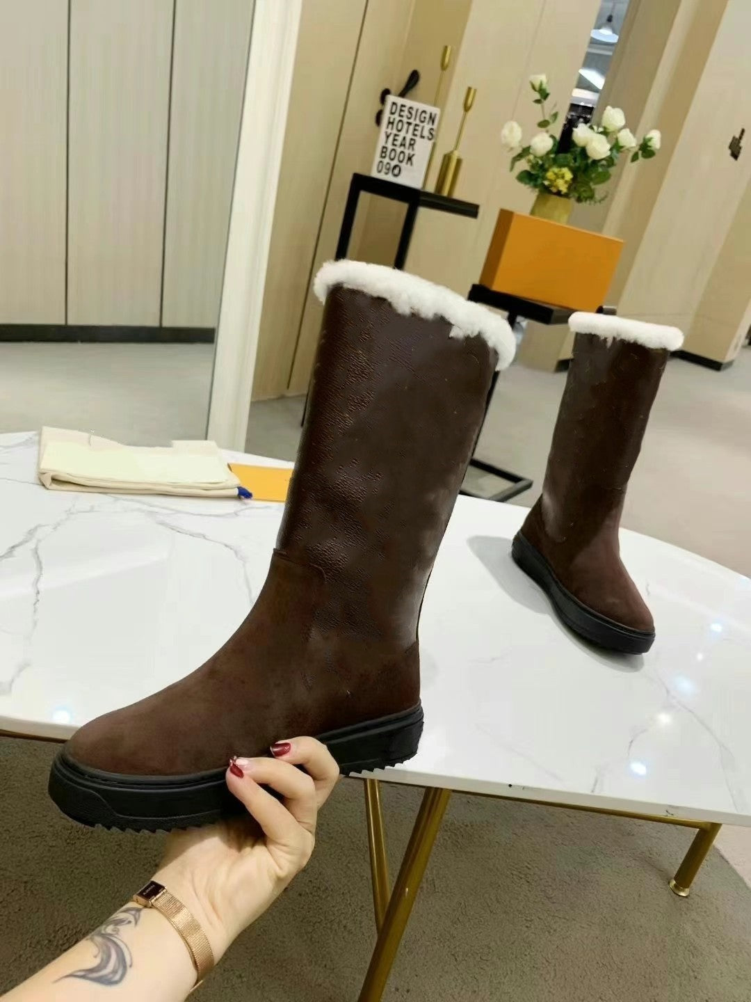 3435# Real sheep Fur leather boots