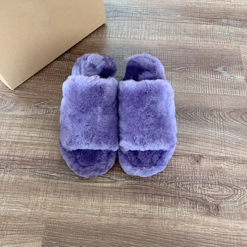3225# Fur Sandals