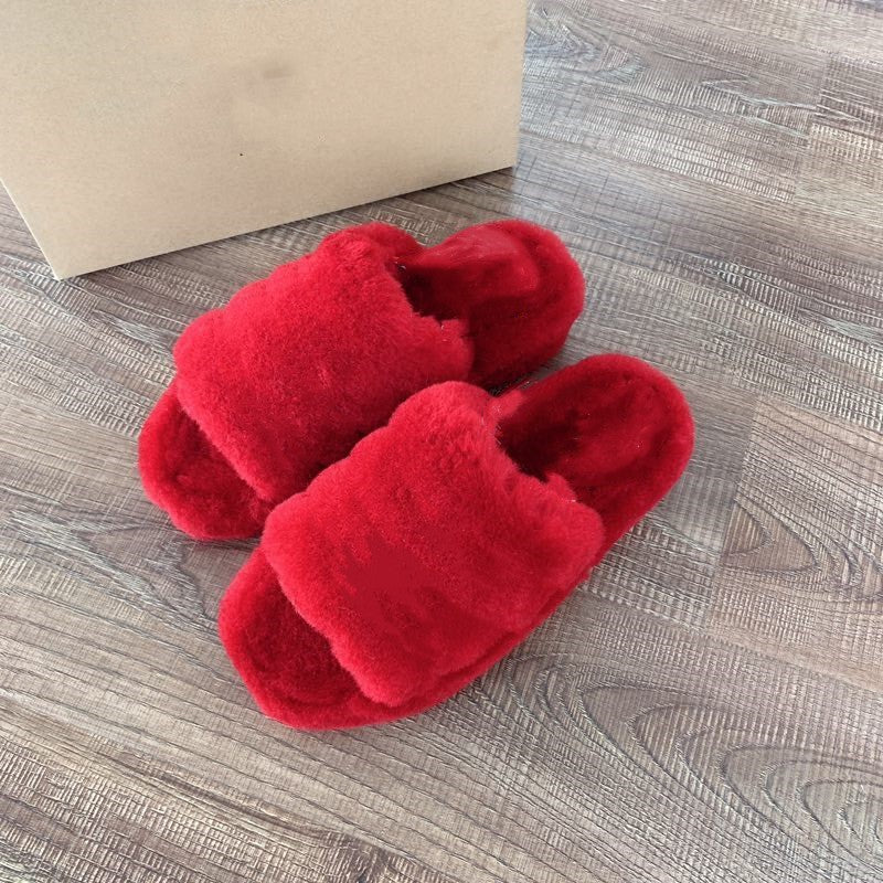 3225# Fur Sandals