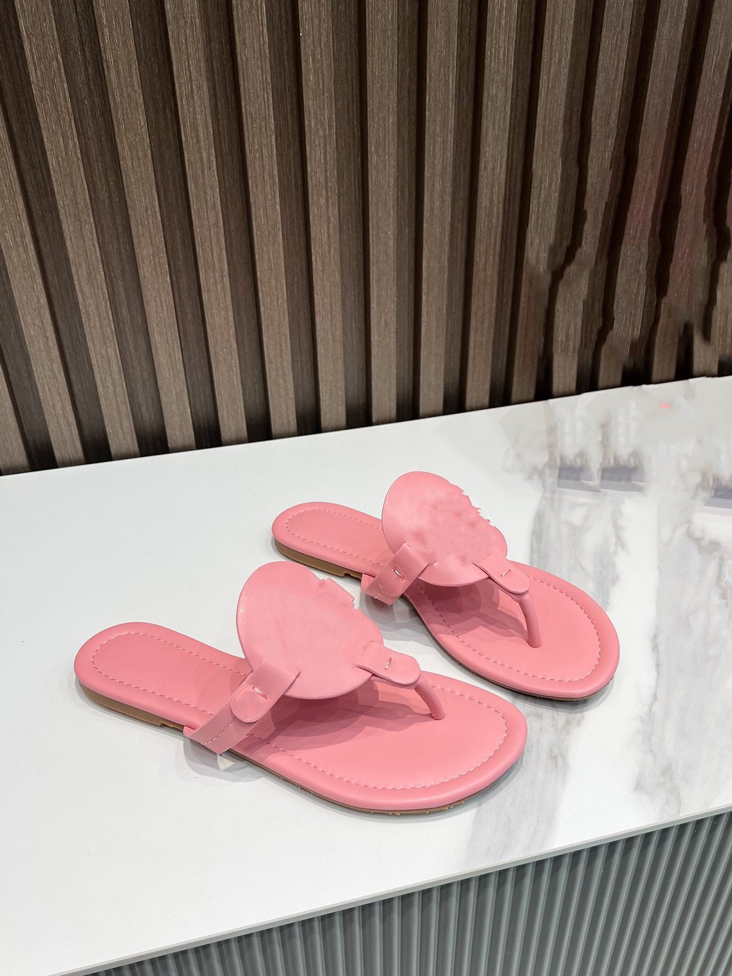 3046# Slippers