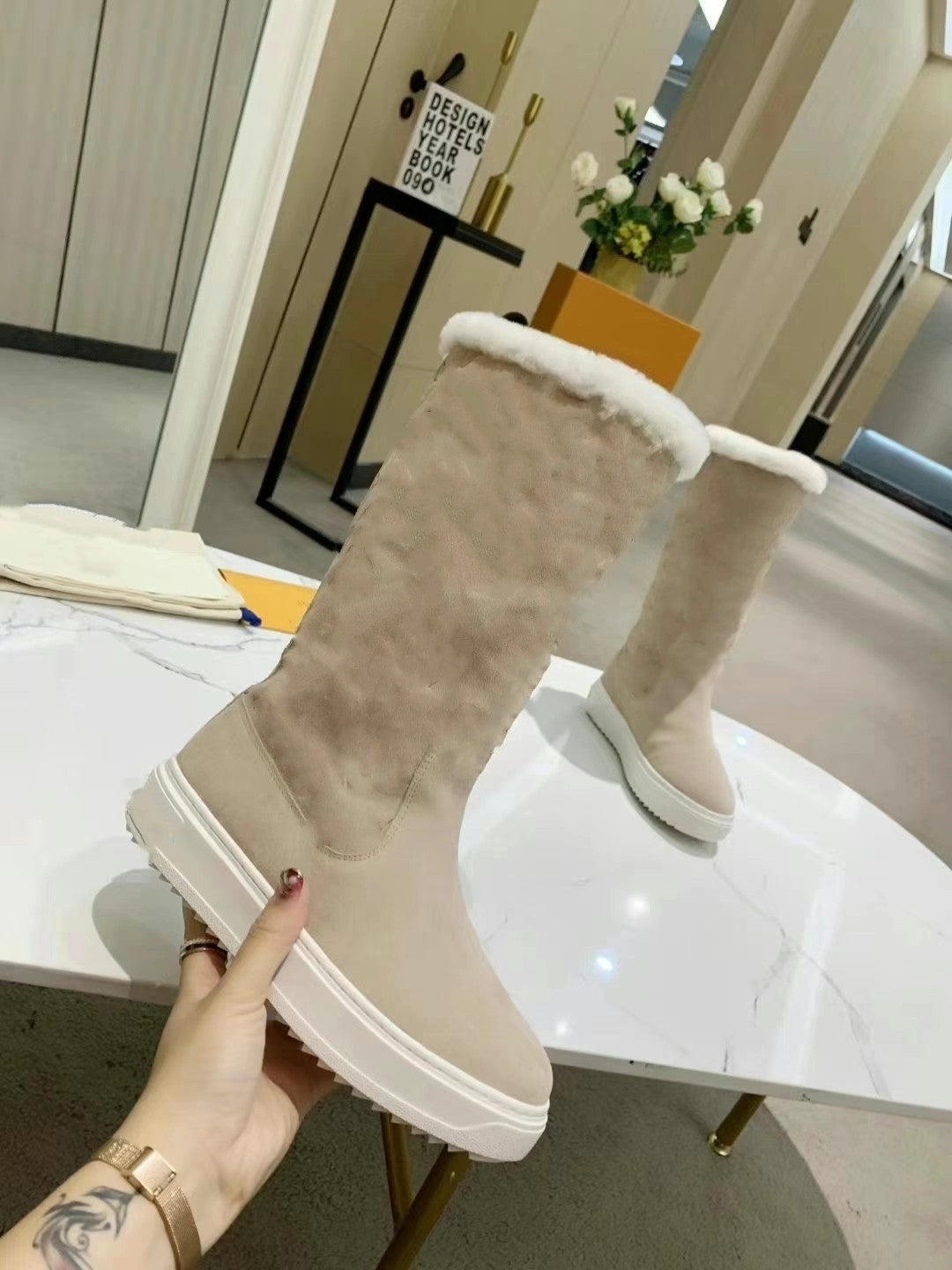 3435# Real sheep Fur leather boots