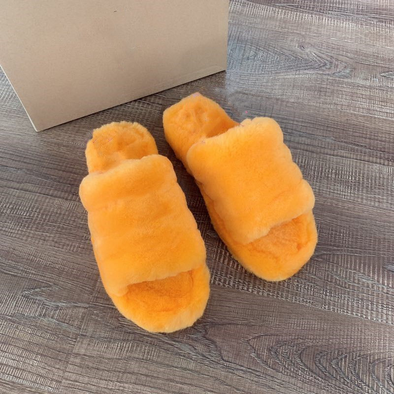 3225# Fur Sandals