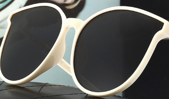 8678# Sunglass