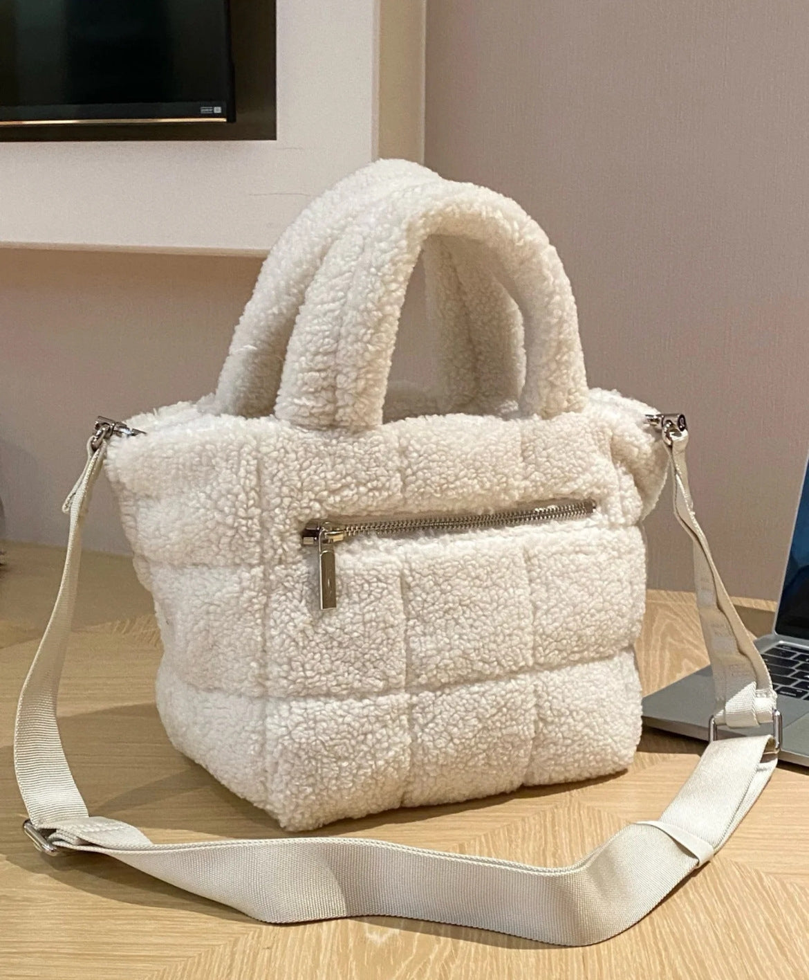 L4104# Women Quilted Grid Fleece Bag