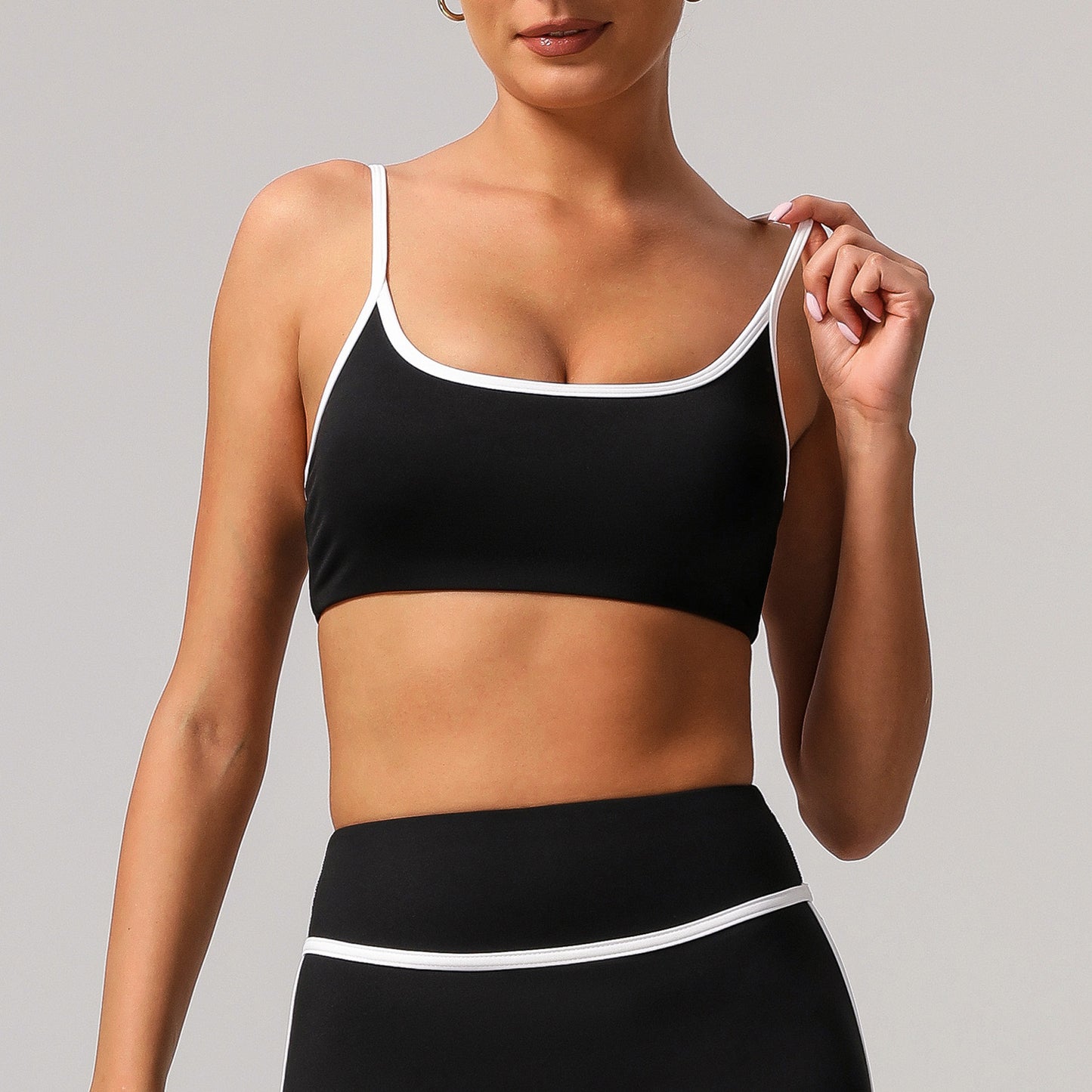 676# A Women Yoga Bra Shorts Set