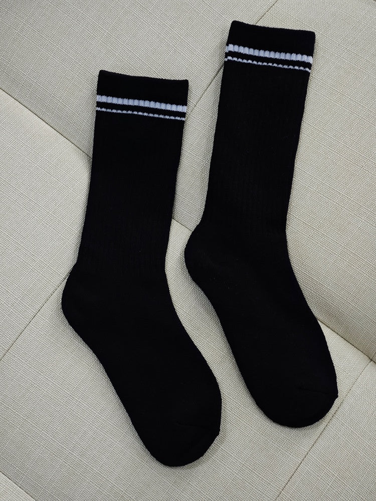 617# A 18cm mid-length cotton socks