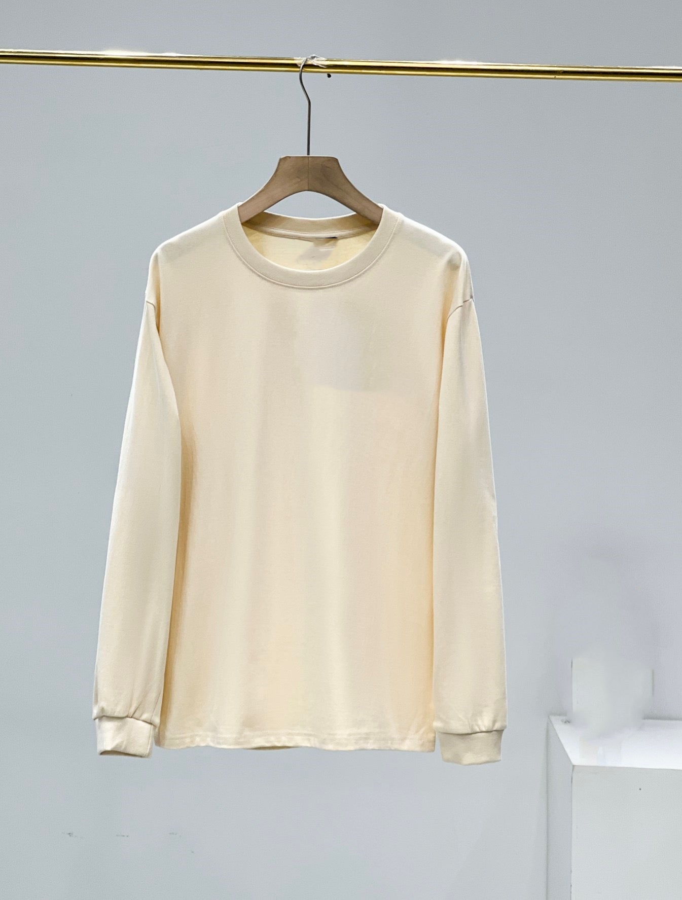 E2962#  Unisex Long Sleeve Shirts