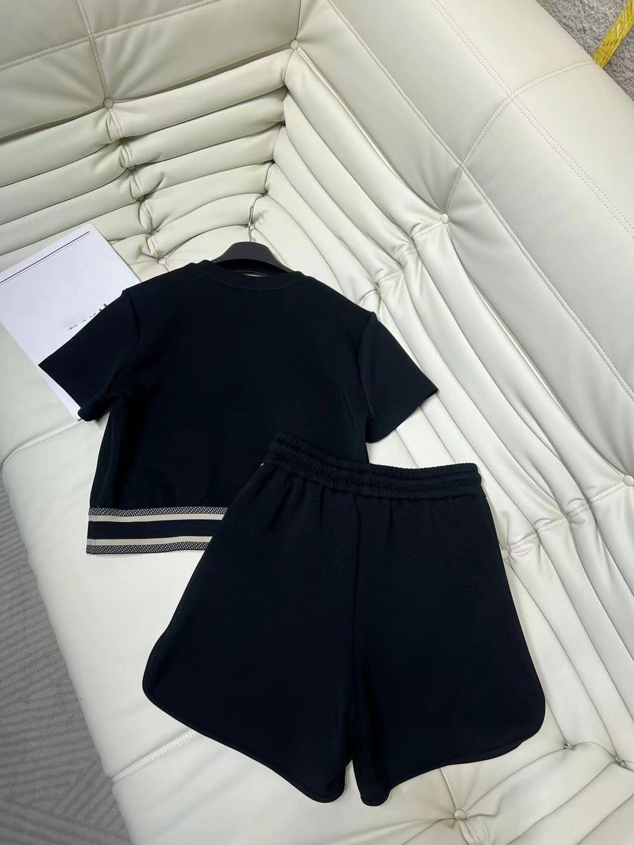 E1617# Women Short Sleeve Sweatshirts Shorts Set