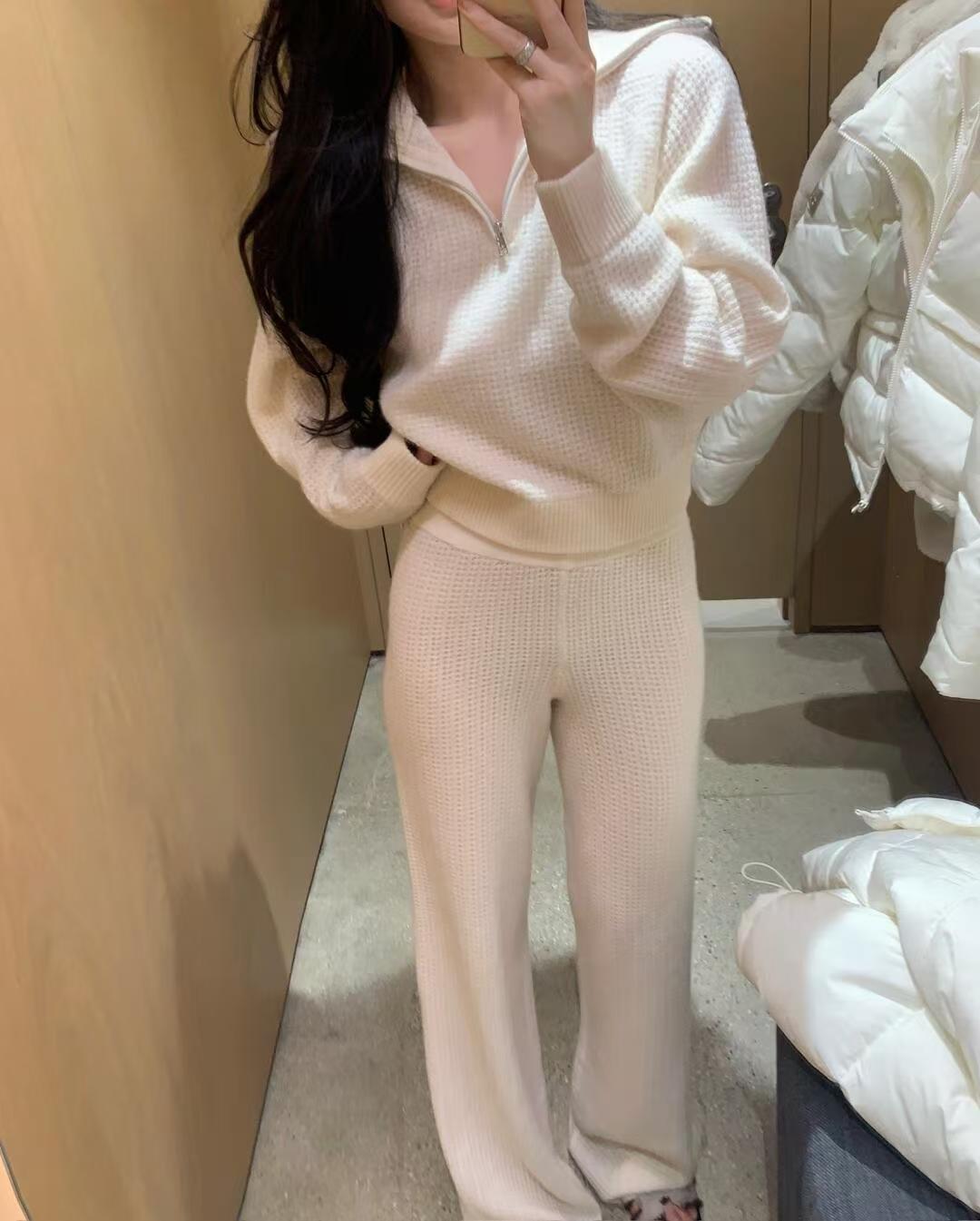 682# A Women Knitted sweater Pants Set