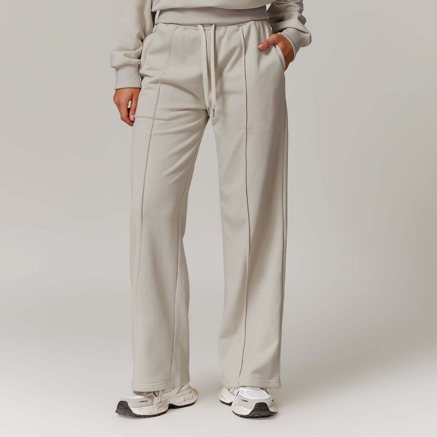 570# A 3D Silver Logo Women Pullover Pants Set