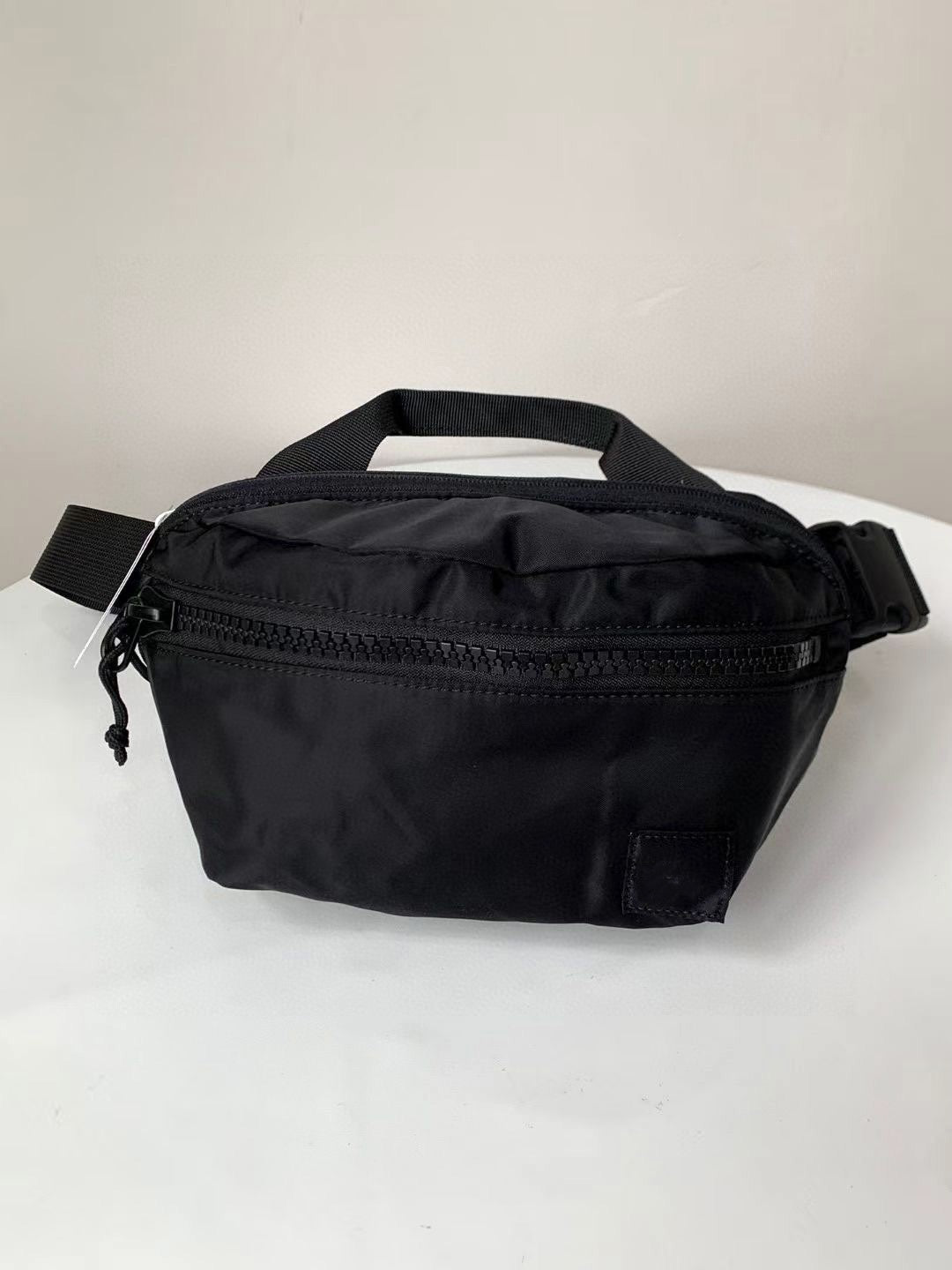 L3795#XY 2.5L Belt Bag