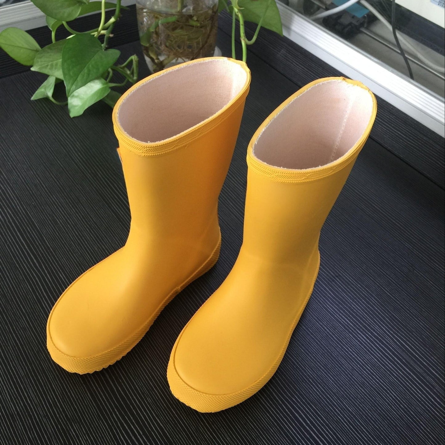 3238# Kids Rainboots